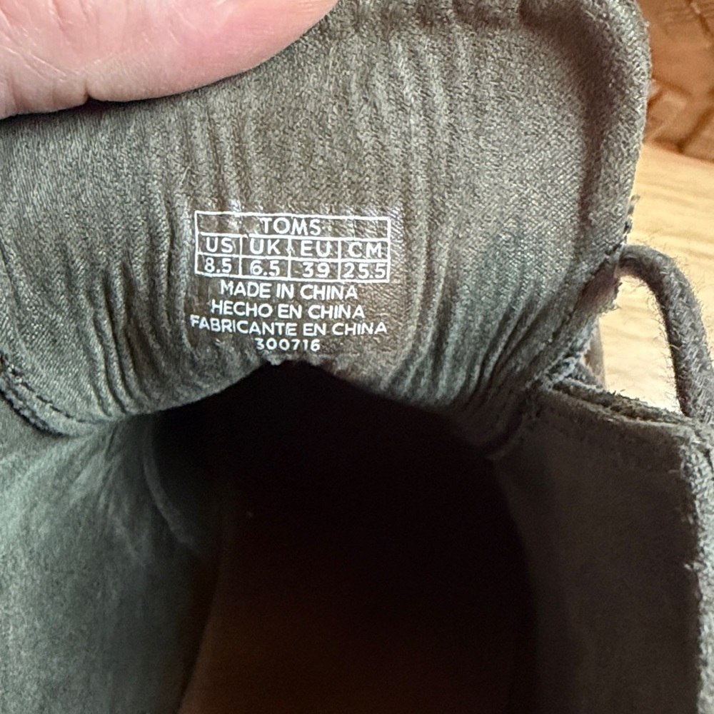 TOMS Desert Crepe Wedge Ankle Boots Tarmac Olive Suede Sz 8.5 - Picture 7 of 7